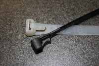 Kabelbinder wiederl. L200 x B7,6mm (UV) VPE100 Artnr. GTRN200HD schwarz Kabelbinder wiederl. L200 x B7,6mm (UV) VPE100 Artnr. GTRN200HD schwarz